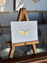 Load image into Gallery viewer, Whale tail
