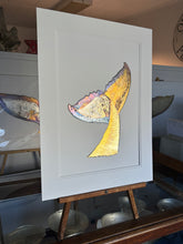 Load image into Gallery viewer, Vertical whale tail
