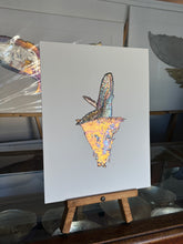 Load image into Gallery viewer, Vertical whale with water
