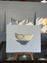 Load image into Gallery viewer, Whale tail with water
